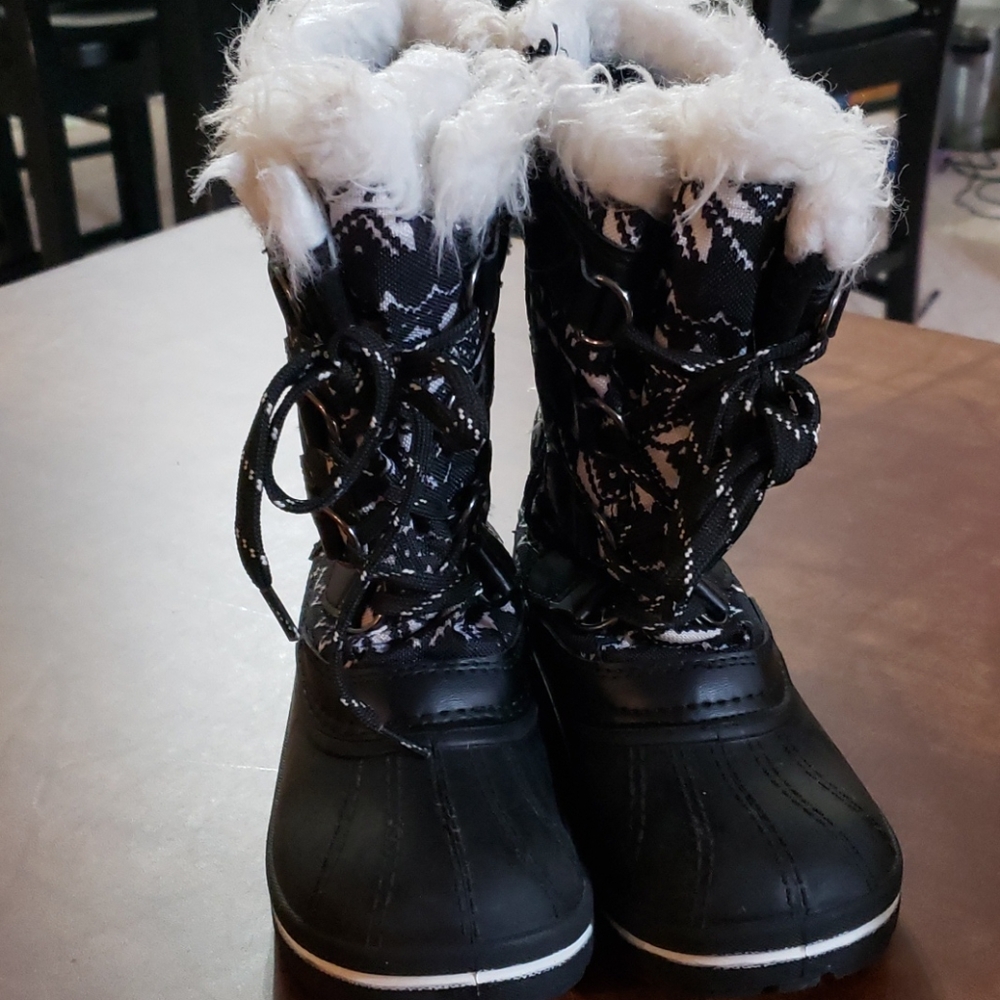 Girls snow boots